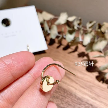СИЯНИКЕ 2020 Kreativni Modni Zlatne naušnice Korejski naušnice Mali okrugli privjesak Za žene Blagdanski dar Nakit